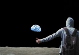 Aselenizare sau farsă globală? Dezbaterile privind călătoria pe Lună