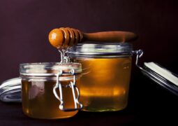 Cum să faci diferența între mierea naturală și mierea contrafăcută