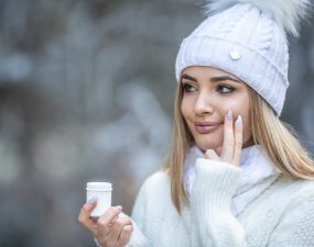 Creme și loțiuni: îngrijirea pielii în sezonul rece