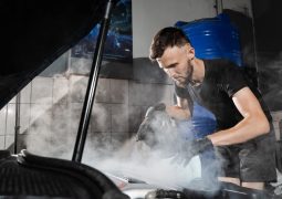 Curățarea motorului mașinii acasă: metode eficiente