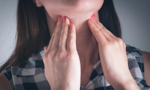 5 semne de alarmă ale unei afecțiuni tiroidiene